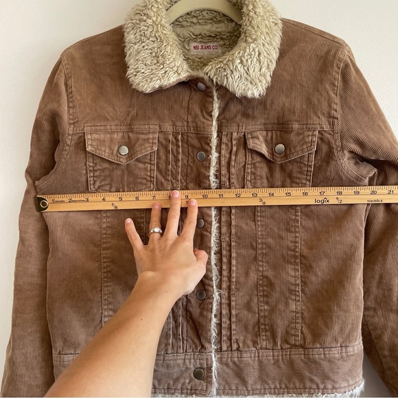 Y2K 2000s Gilmore girls Sherpa corduroy jacket button quilted interior fur trim - Picture 9 of 11